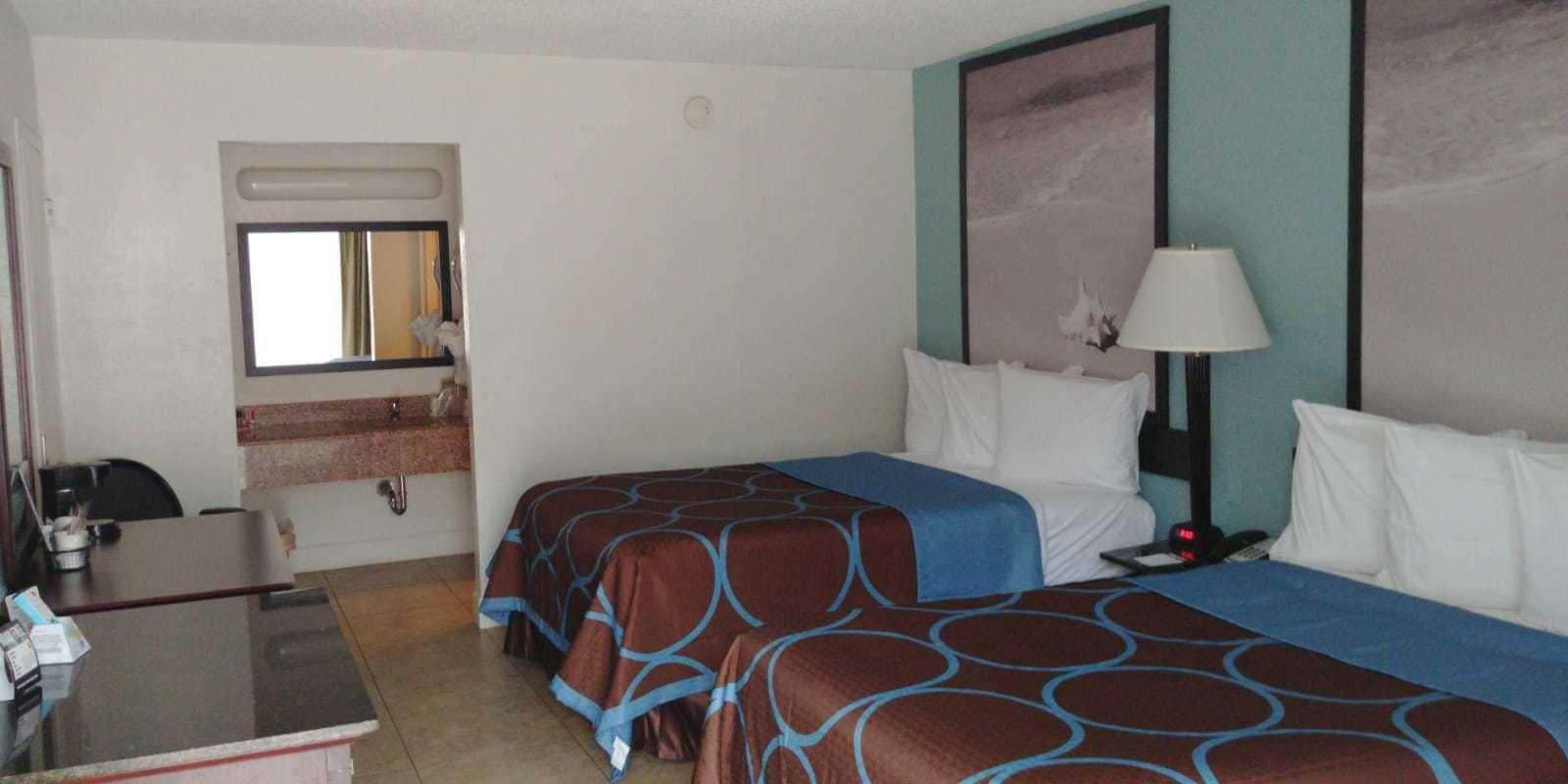 Super 8 By Wyndham St. Petersburg Hotel Exterior photo